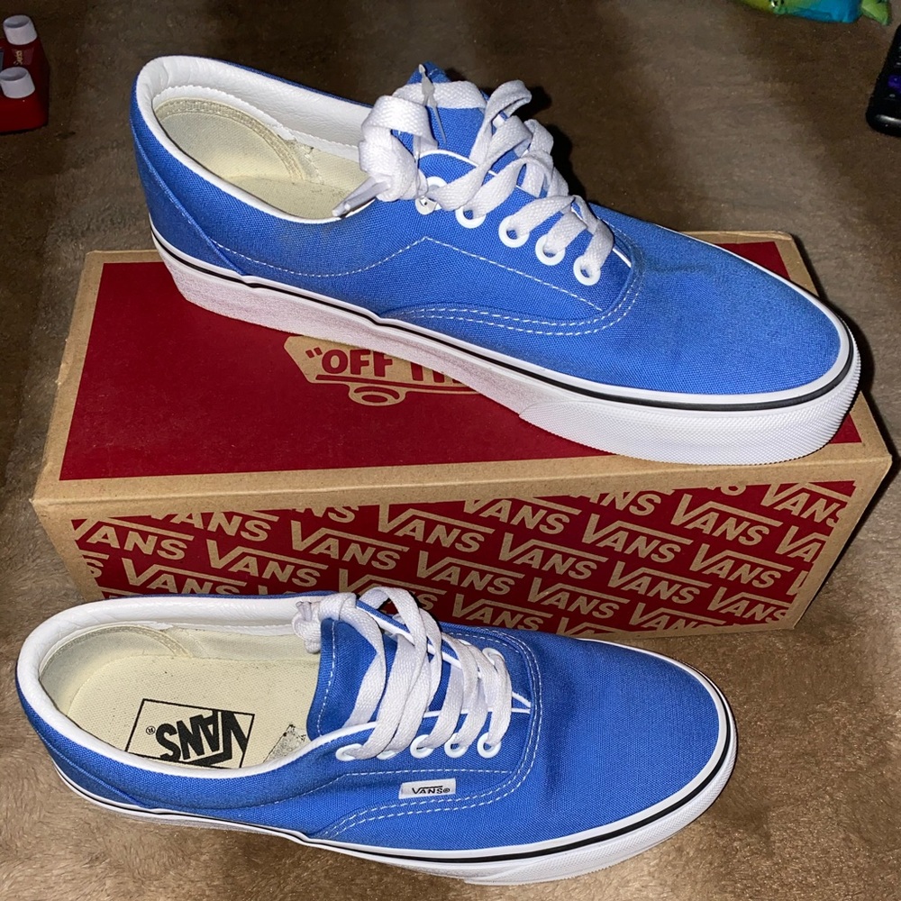 Men Van sneakers worn once excellent condition